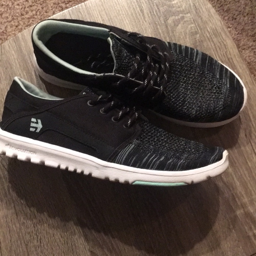 Etnies women’s shoes